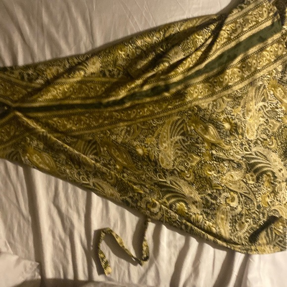 Hippie ,tie around the neck not too short never been worn - Picture 4 of 4